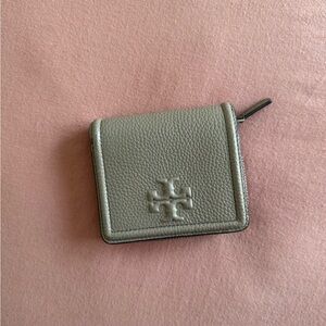 Tory Burch Pebble Gray Leather Wallet